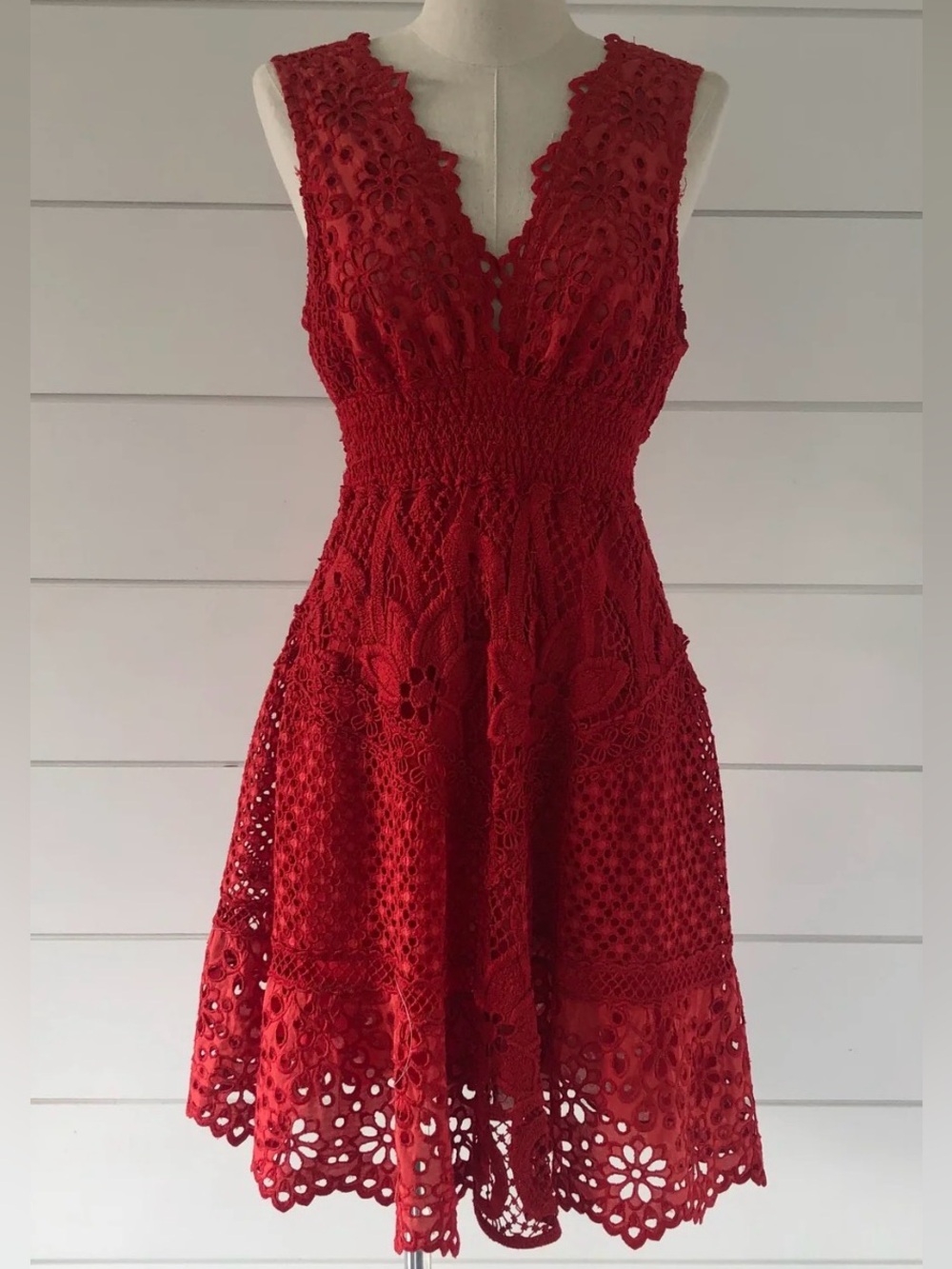 Sleeveless Red Lace V‑Neck Fit‑and‑Flare Dress
